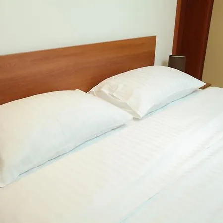 In With Terrace, Air Conditioning, Wifi, Washing Machine *