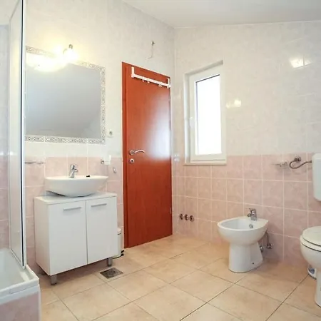 In With Terrace, Air Conditioning, Wifi, Washing Machine Apartament